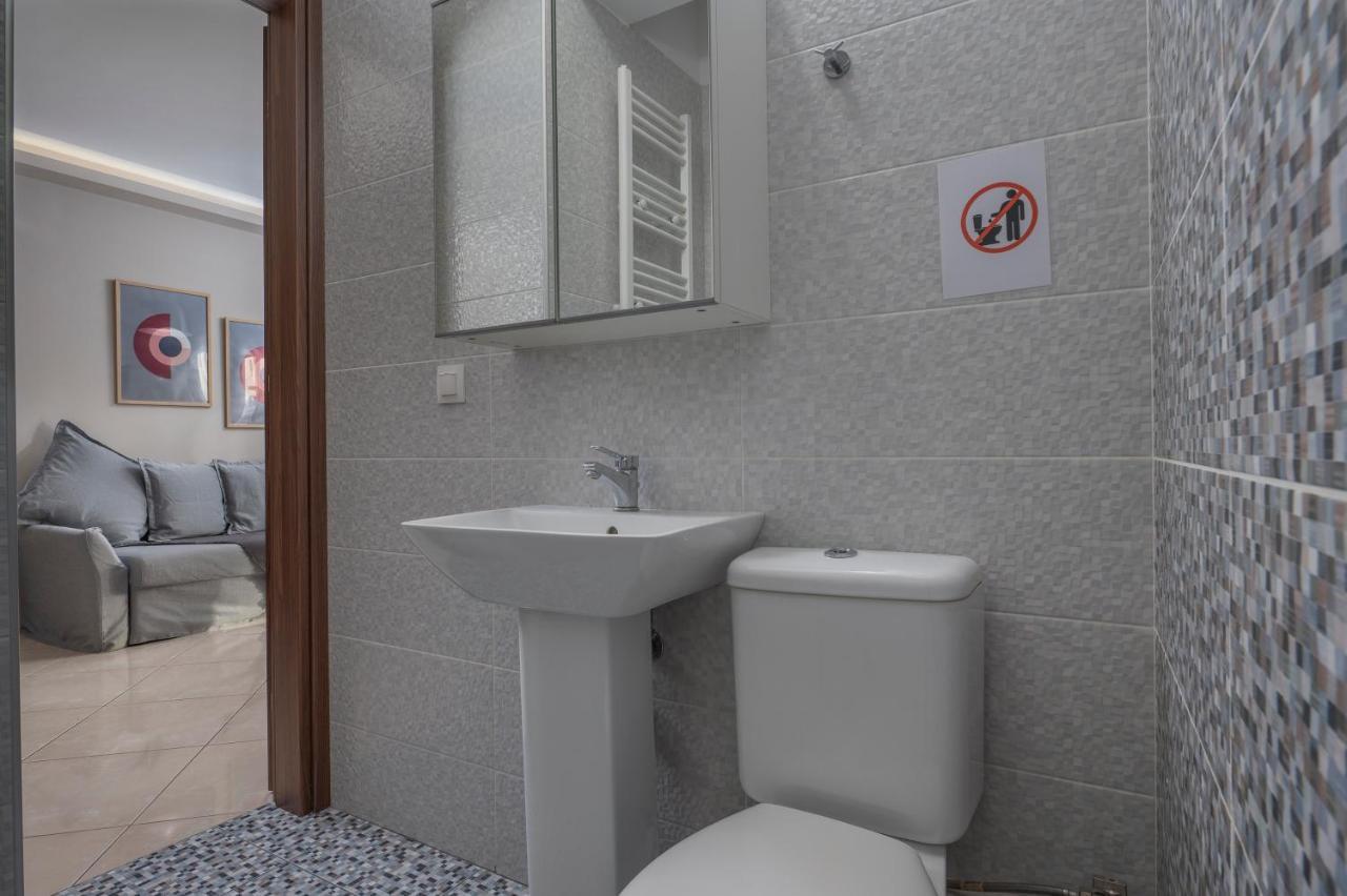 Apartment Antigonidon Square 4 *